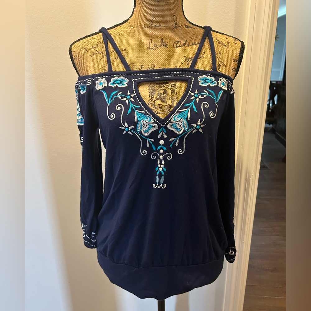 Boston Proper Navy Long Sleeve Top with Embroidered Details Size small.